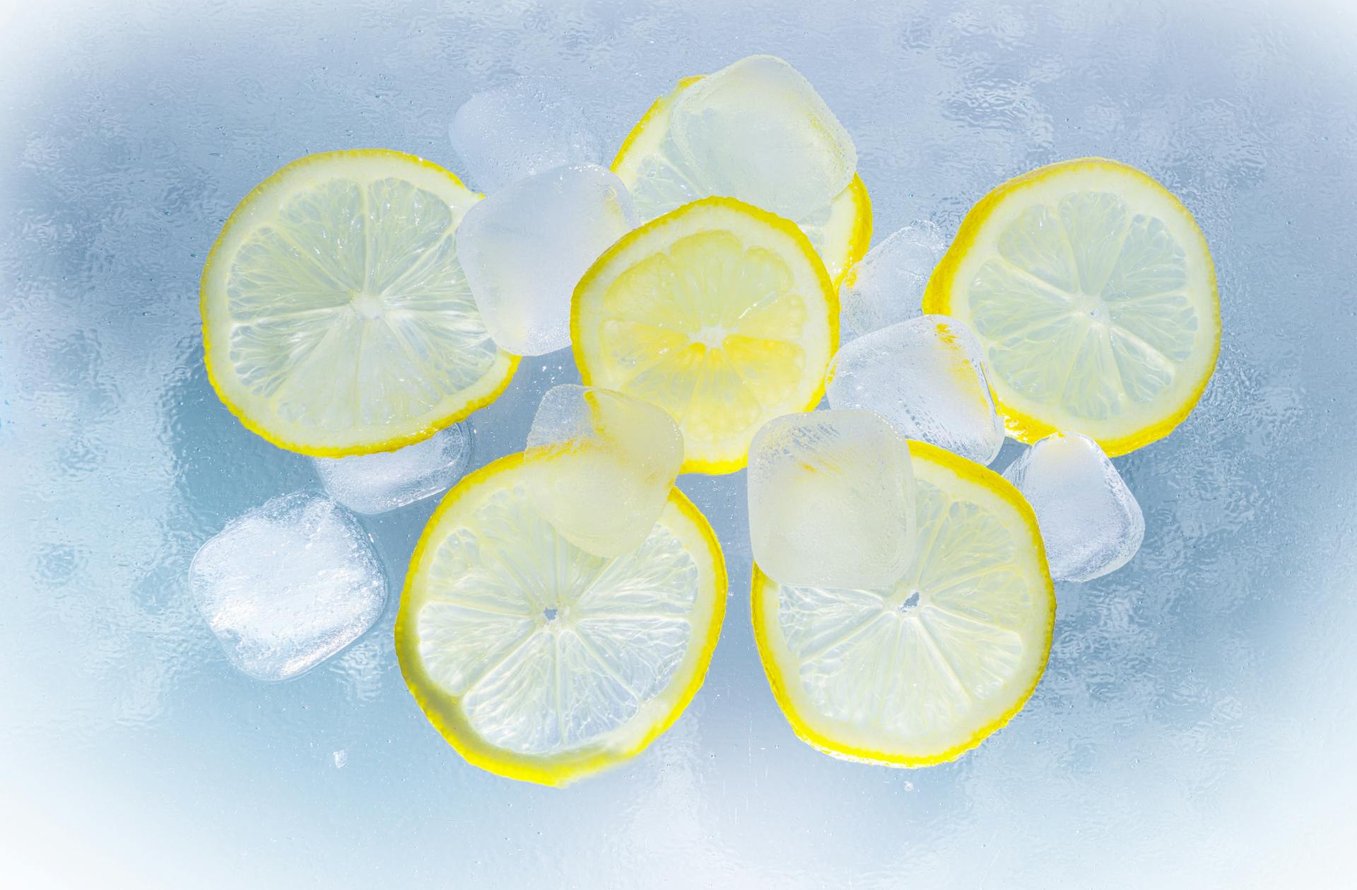 Het gebruik van bullet ijsblokjes in cocktails